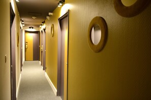 Handrails in hallways