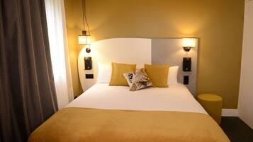 In-room safe, individually furnished, desk, laptop workspace