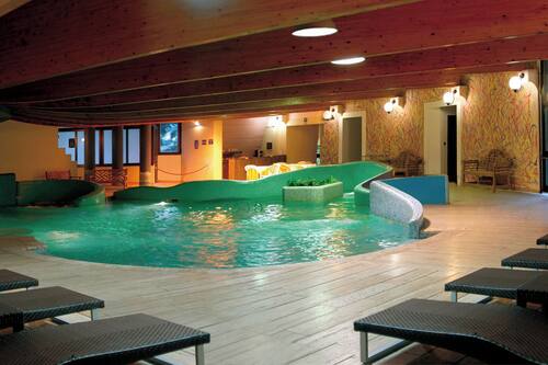 Piscine intérieure