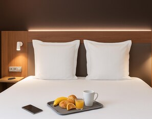 Chambre supérieure, 1 lit double | Rideaux d’obscurcissement, système d’insonorisation