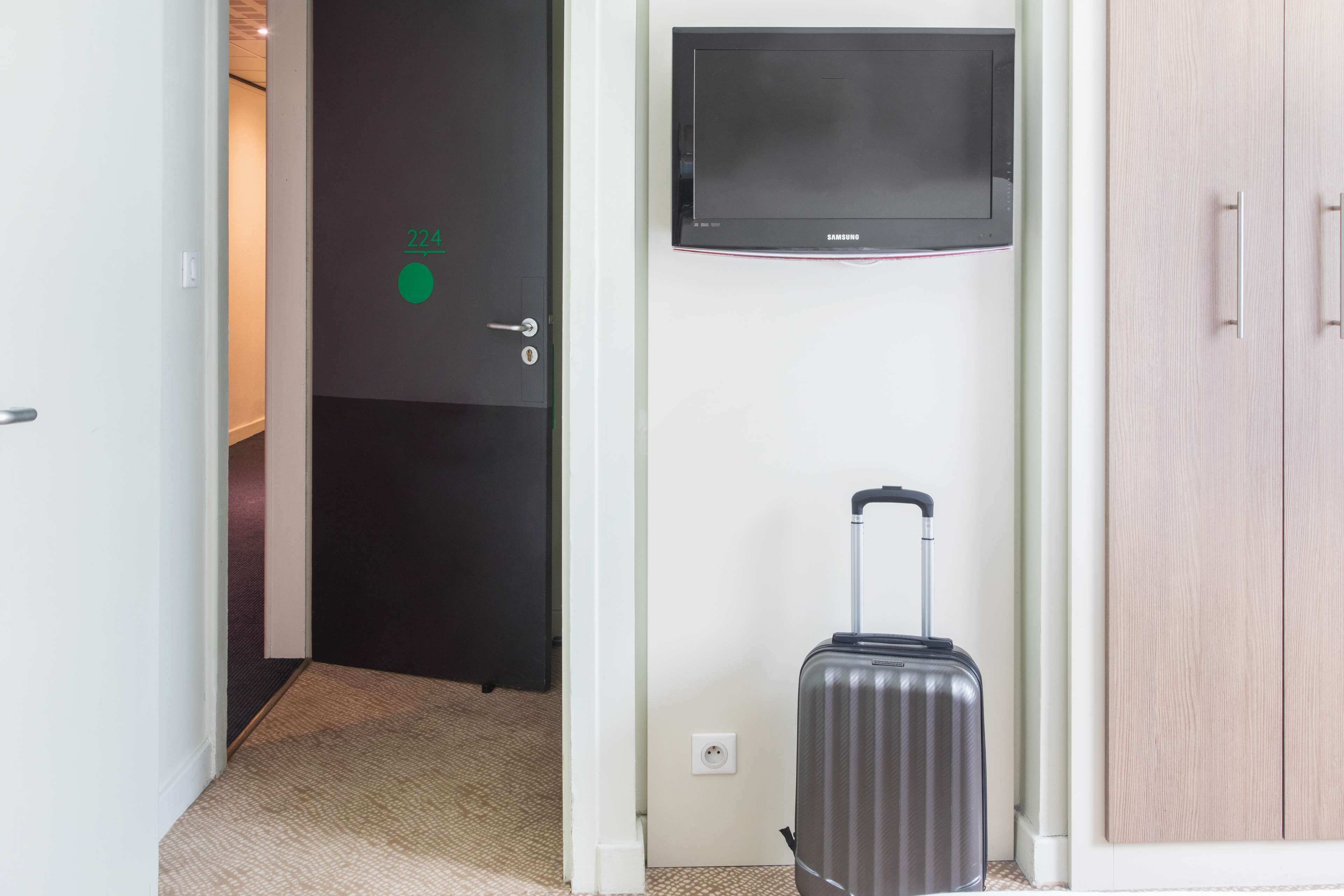 standard room, 2 single beds | blackout curtains, soundproofing, free cots/infant beds