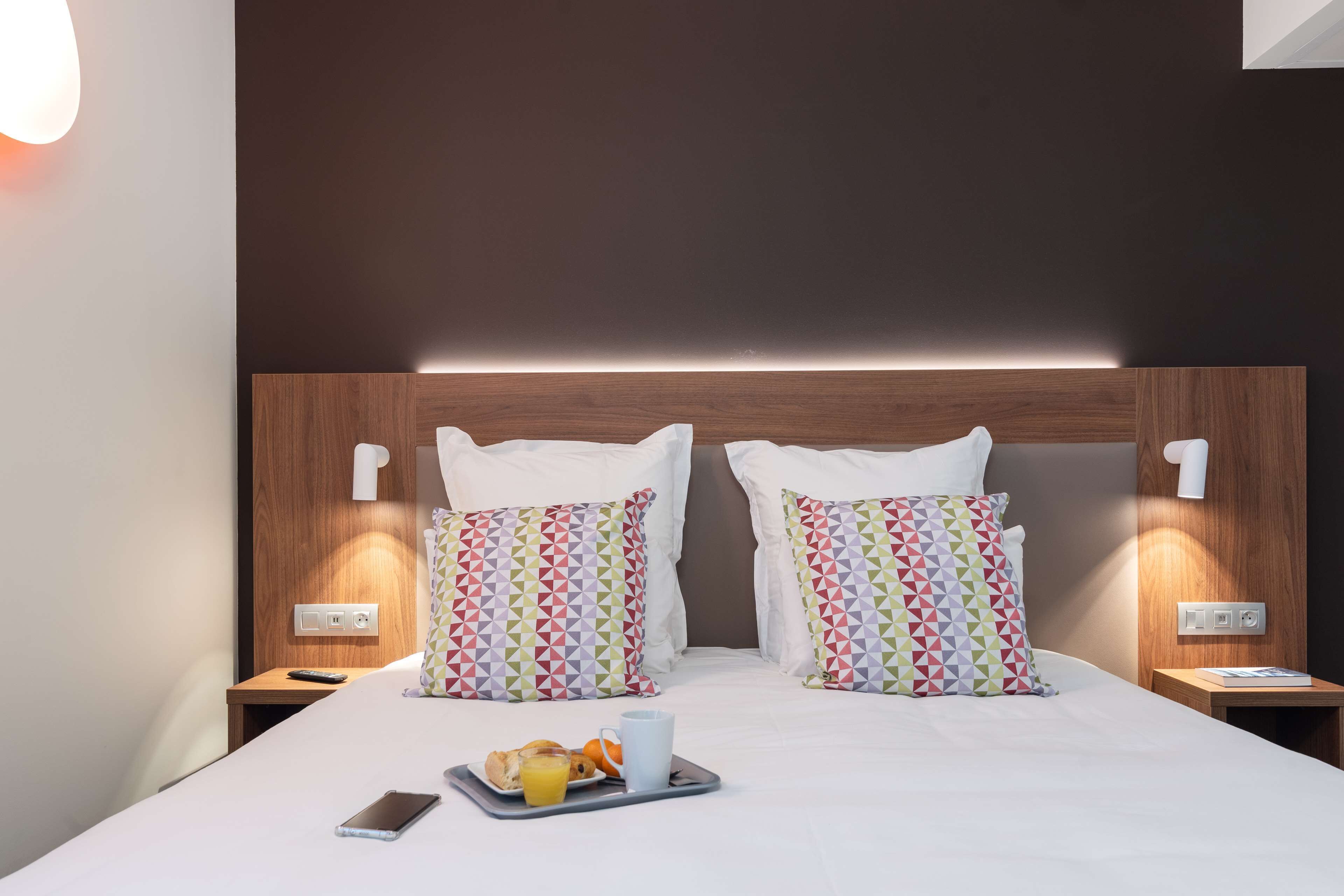 blackout curtains, soundproofing, free cots/infant beds