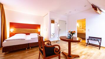 Superior Double Room, Non Smoking, Park View | Hypo-allergenic bedding, down comforters, in-room safe, laptop workspace