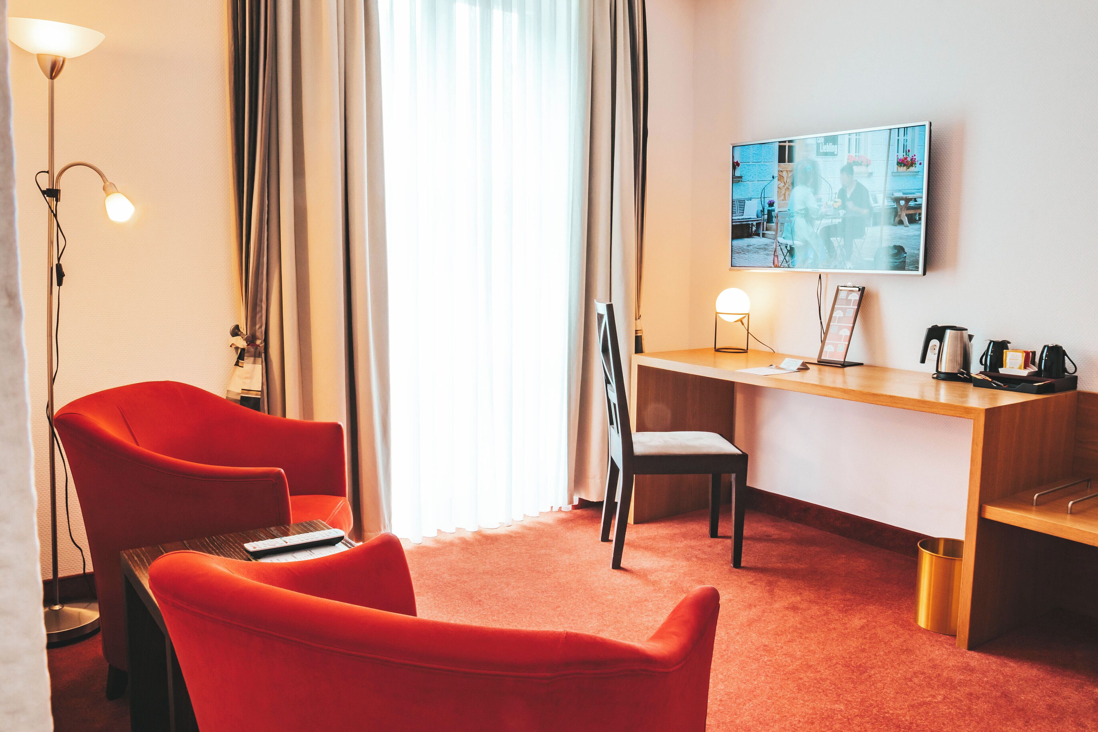 junior suite, non smoking, garden view | 1 bedroom, hypo-allergenic bedding, down duvets, in-room safe