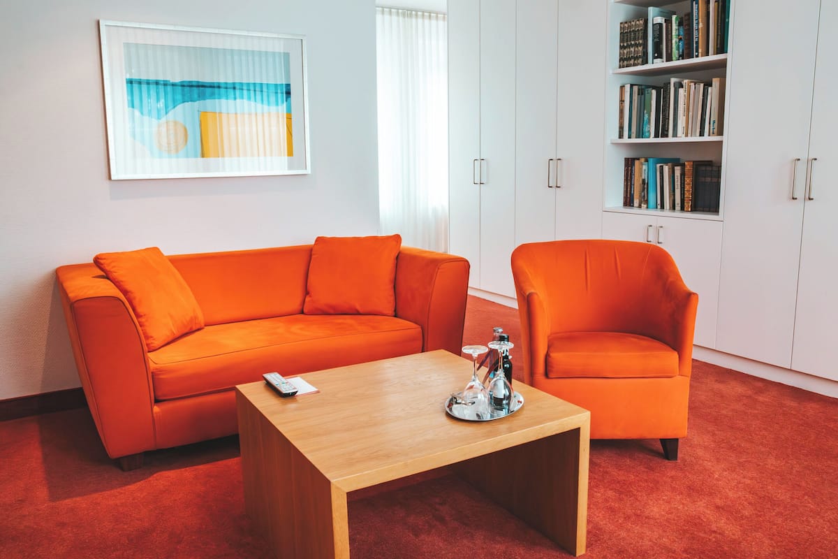 luxury suite, non smoking, garden view | 1 bedroom, hypo-allergenic bedding, down duvets, in-room safe