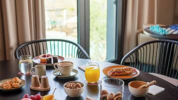 Deluxe-Doppelzimmer (eSencia Programme: Deluxe Superior) | Minibar, Verdunkelungsvorhänge, Bügeleisen/Bügelbrett, kostenloses WLAN