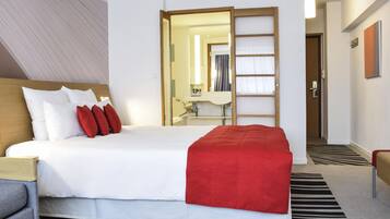 In-room safe, desk, laptop workspace, blackout drapes