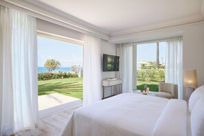 Deluxe Suite Sea Front Palm Gardens | 1 bedroom, minibar, in-room safe, desk
