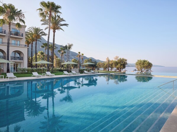Indoor pool, 2 outdoor pools, pool umbrellas, pool loungers - Grecotel Filoxenia (Kalamata)