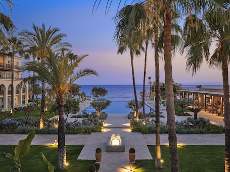 Breakfast, lunch and dinner served. Grecotel Filoxenia