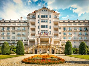 Front of property - Spa Hotel Imperial (Karlovy Vary)