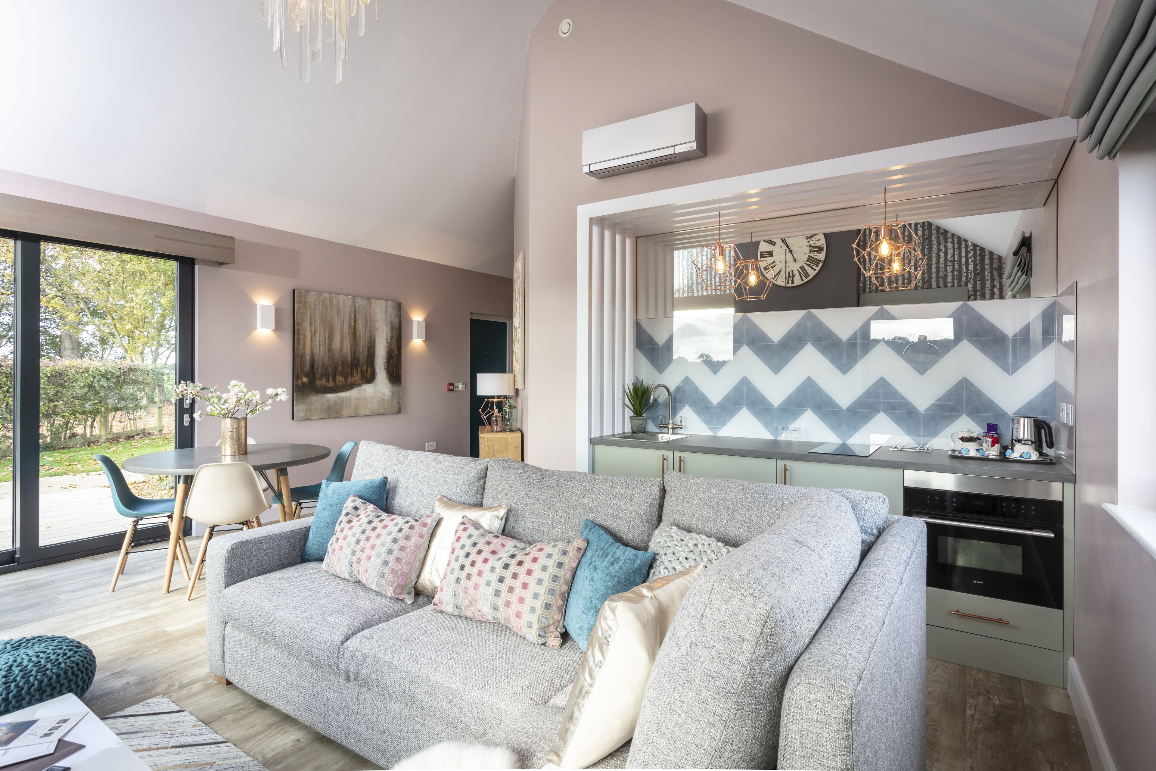 2 bedrooms, in-room safe, desk, laptop workspace