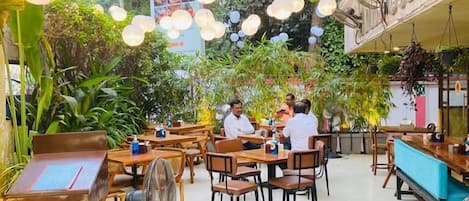 2 Restaurants, Frühstück