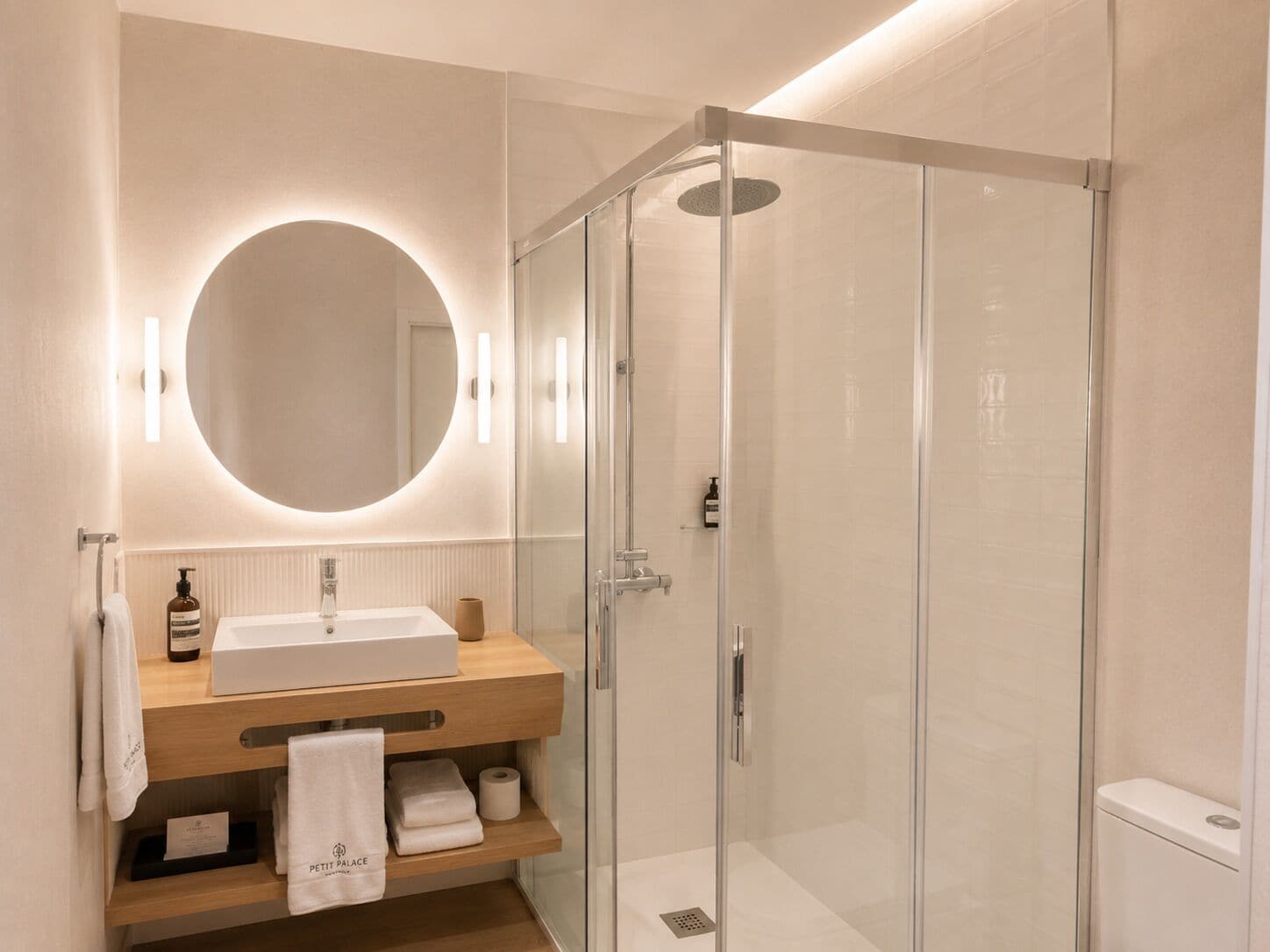 Quadruple Room | Bathroom