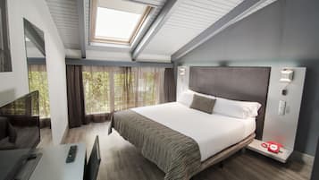 Habitación doble (Attic) | Minibar, caja fuerte, escritorio y wifi gratis