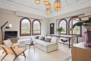 Hypo-allergenic bedding, down comforters, minibar, in-room safe - The Level at Melia Villaitana (Benidorm)