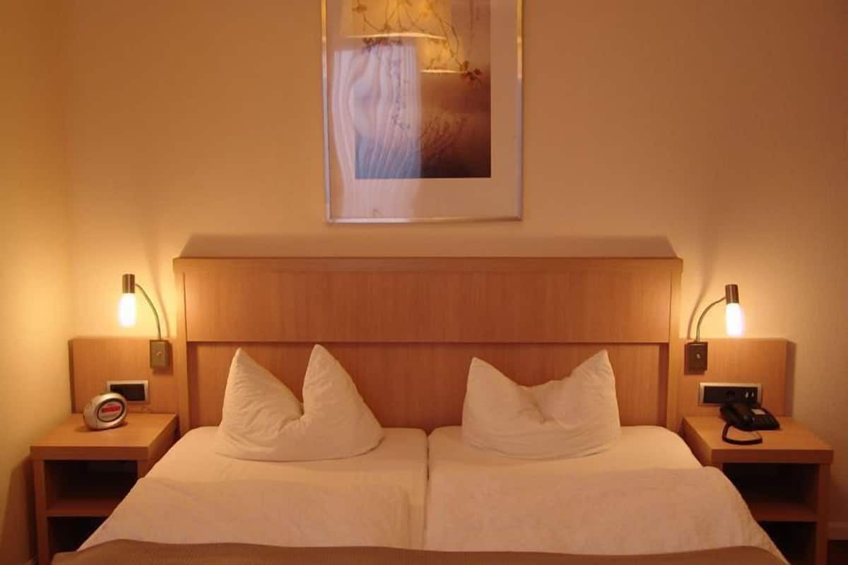 minibar, in-room safe, individually decorated, individually furnished