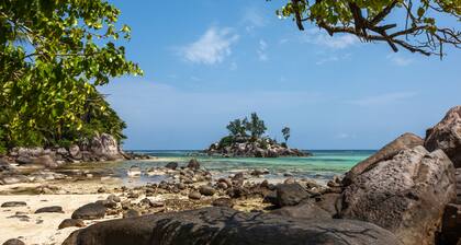 Le Relax Hotel and Restaurant