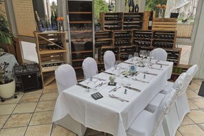 Alimentos y bebidas