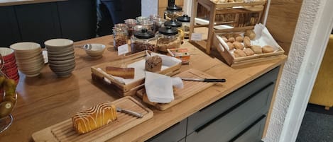 Free daily buffet breakfast