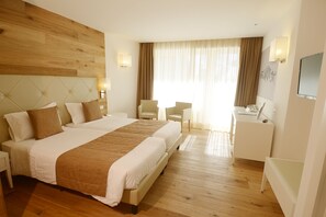 Luxury Double Room | Premium bedding, pillowtop beds, minibar, in-room safe - Schweizerhof Pontresina (Pontresina)
