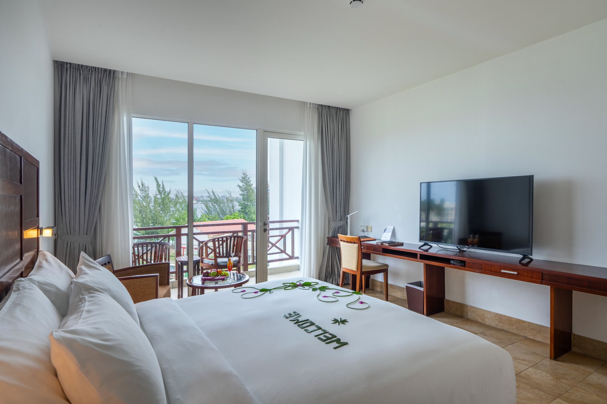 Hulhule Island Hotel Maldives interior view 2