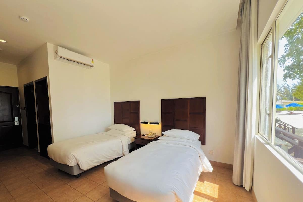 superior twin room | Premium bedding, minibar, in-room safe, desk