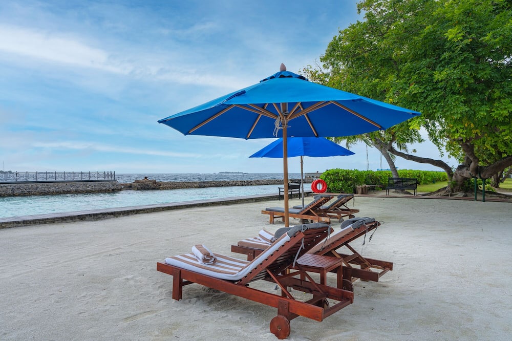 Hulhule Island Hotel