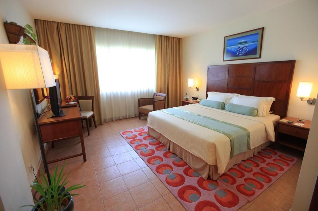 Premium bedding, minibar, in-room safe, desk
