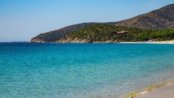 Spiaggia privata nelle vicinanze, sabbia bianca, ombrelloni