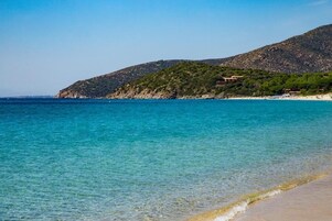 Private beach nearby, white sand, beach umbrellas