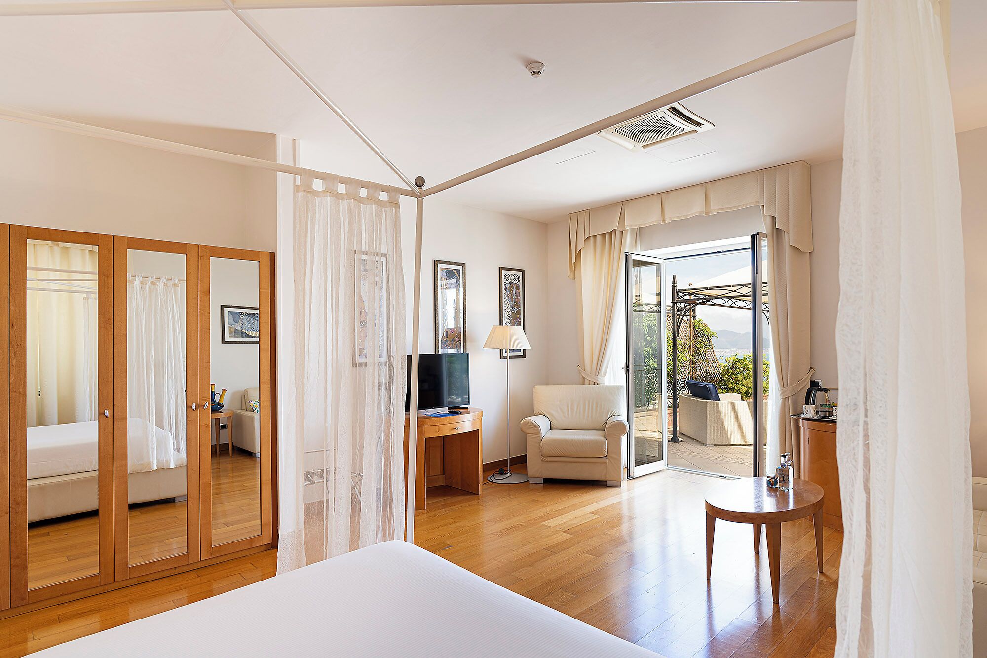 Sunshine Grand View Suite | Frette Italian sheets, premium bedding, minibar, in-room safe