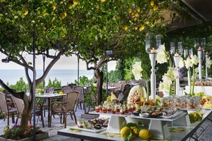 Outdoor banquet area - Hotel Raito Wellness & SPA (Vietri sul Mare)
