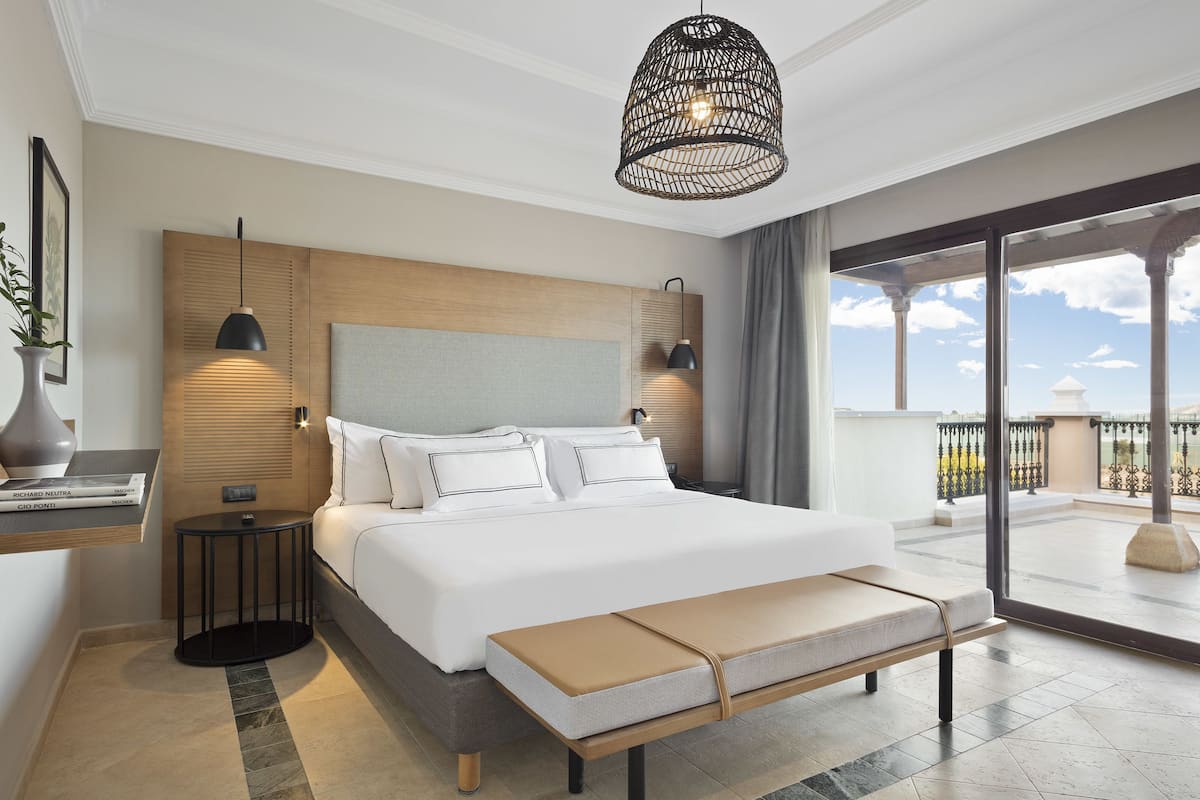 Premium bedding, down comforters, minibar, blackout drapes