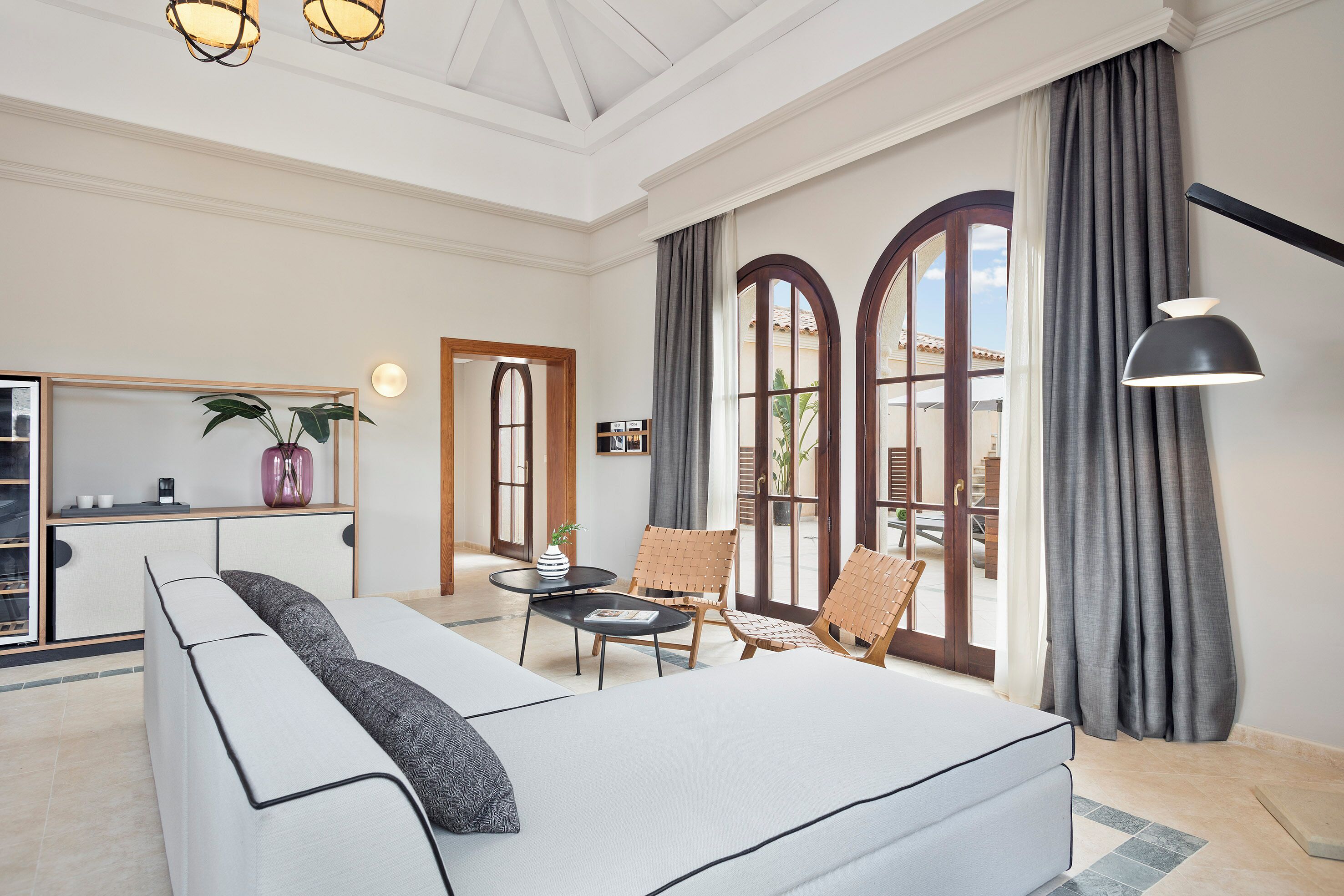 Suite (Presidential The Level (2+1)) | Biancheria da letto di alta qualità, copriletto in piuma, minibar