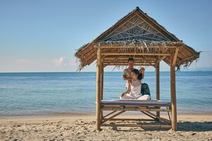 Hot tub, body treatments, aromatherapy, body scrubs, facials