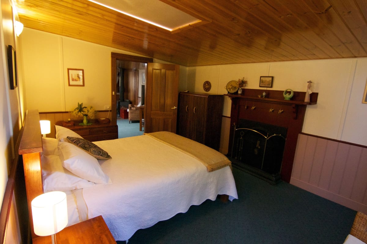 Superior Suite, Multiple Beds, Shared Bathroom | Minibar, blackout drapes, iron/ironing board, rollaway beds