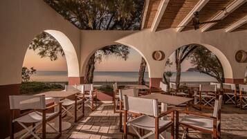 5 restaurants, breakfast, lunch, dinner served; Mediterranean cuisine