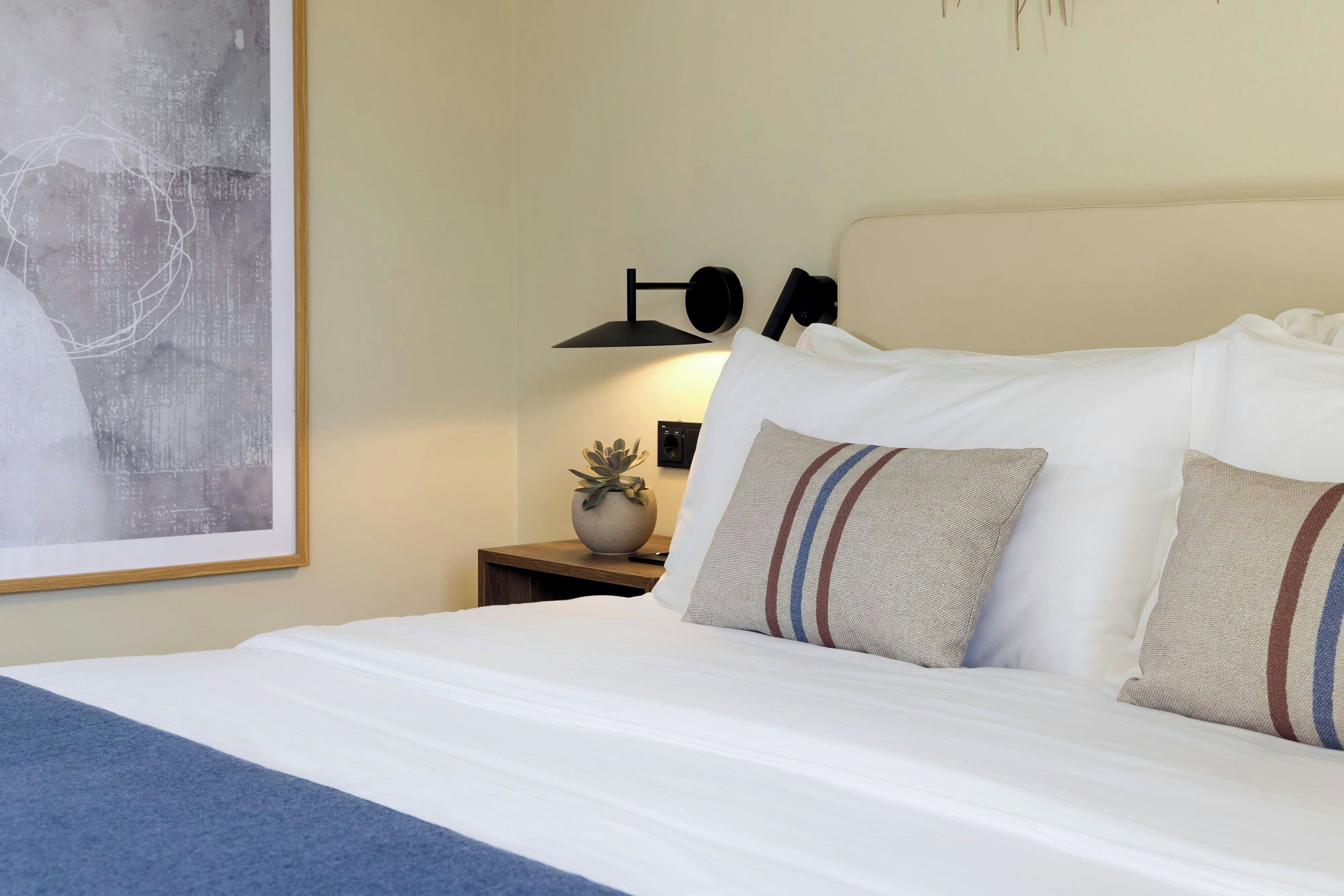 Sengetøy av topp kvalitet, dundyner, minibar og wi-fi (inkludert)