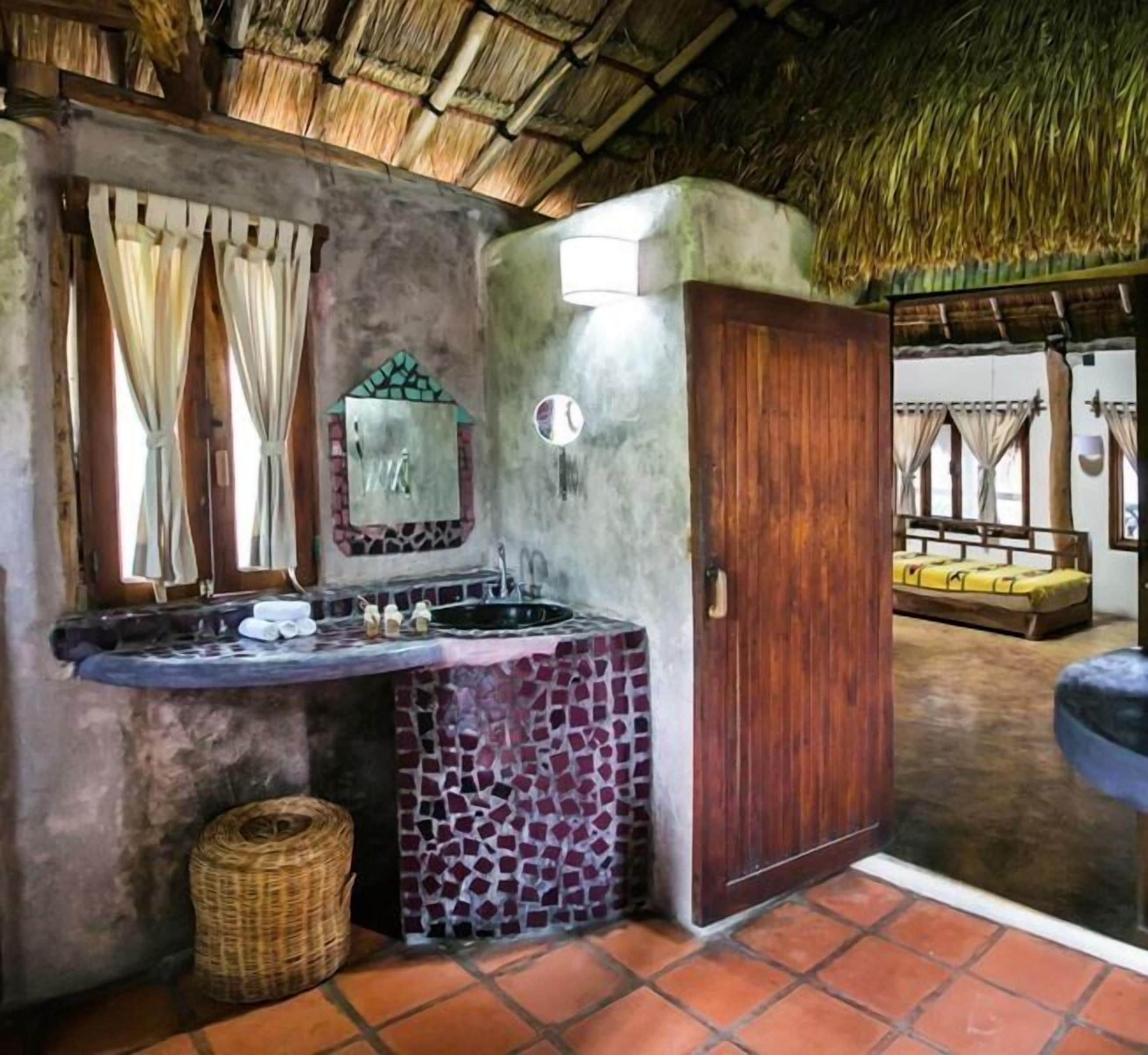 bathroom | shower, free toiletries, towels