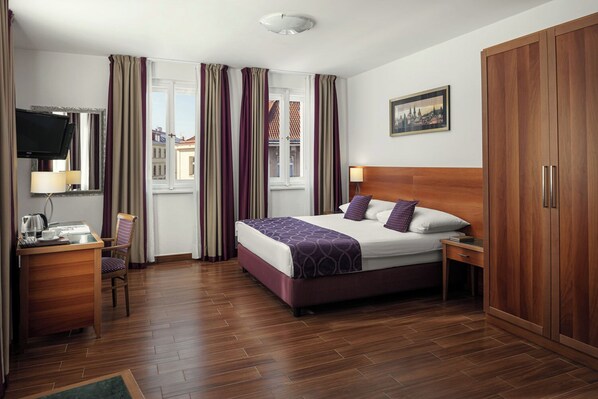 Double or Twin Room | Premium bedding, minibar, in-room safe, desk