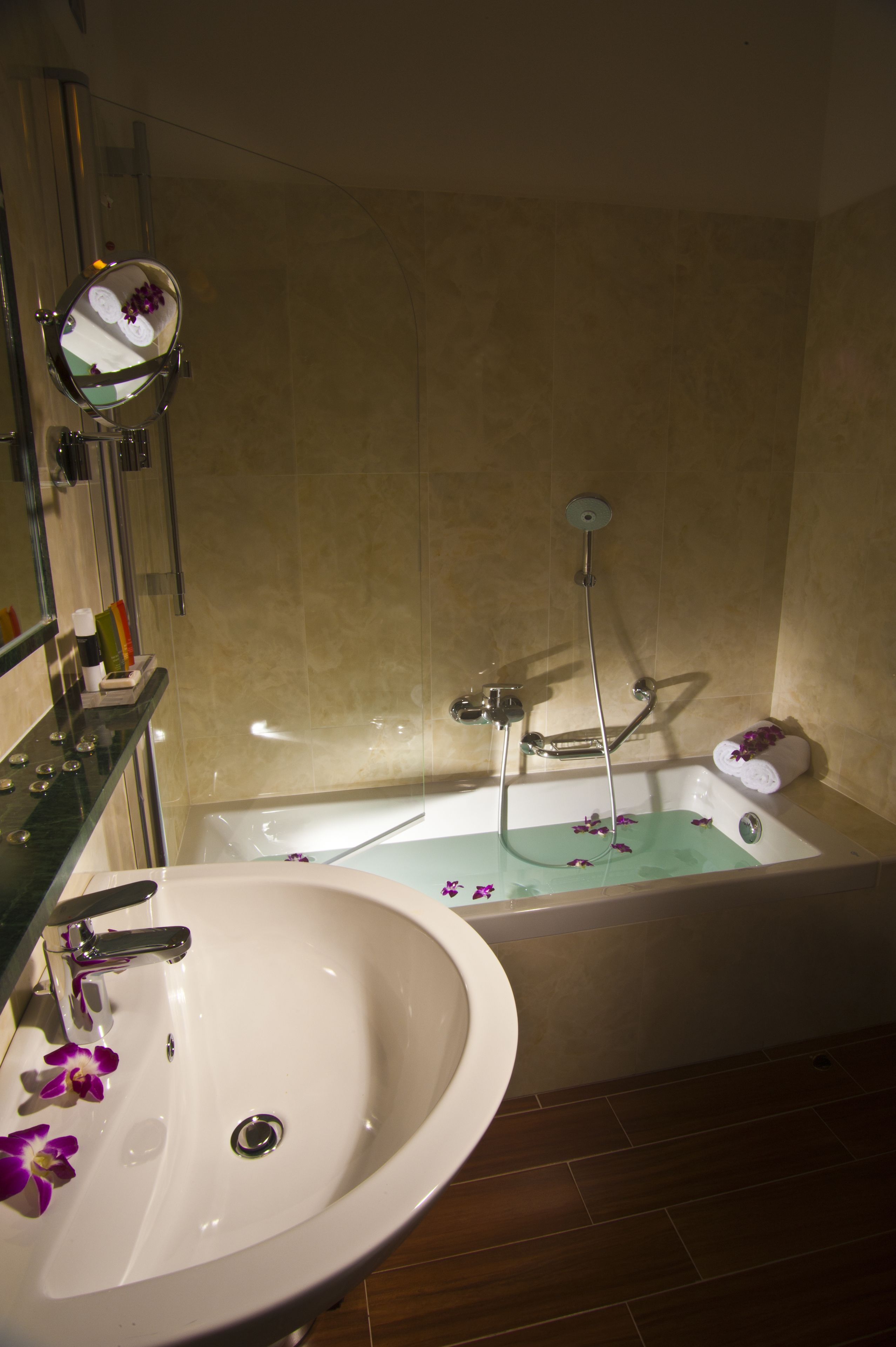 double or twin room | bathroom | free toiletries, hair dryer, bidet, towels