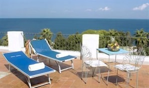 Sun deck