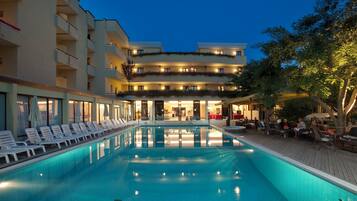Indoor pool, outdoor pool