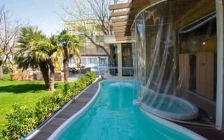 Piscina interna, piscina externa