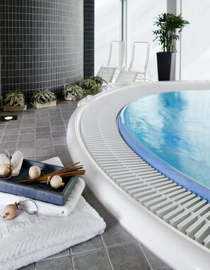 Indoor spa tub - Hotel Real Fini Baia Del Re (Modena)