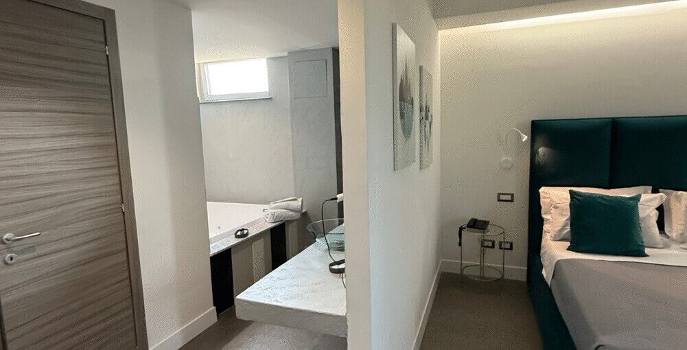 Junior Suite, 1 King Bed | Minibar, in-room safe, soundproofing, free WiFi