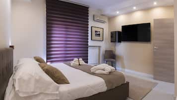2 bedrooms, minibar, in-room safe, desk