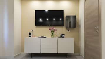 Minibar, caja de seguridad en la habitación, escritorio y wifi gratis