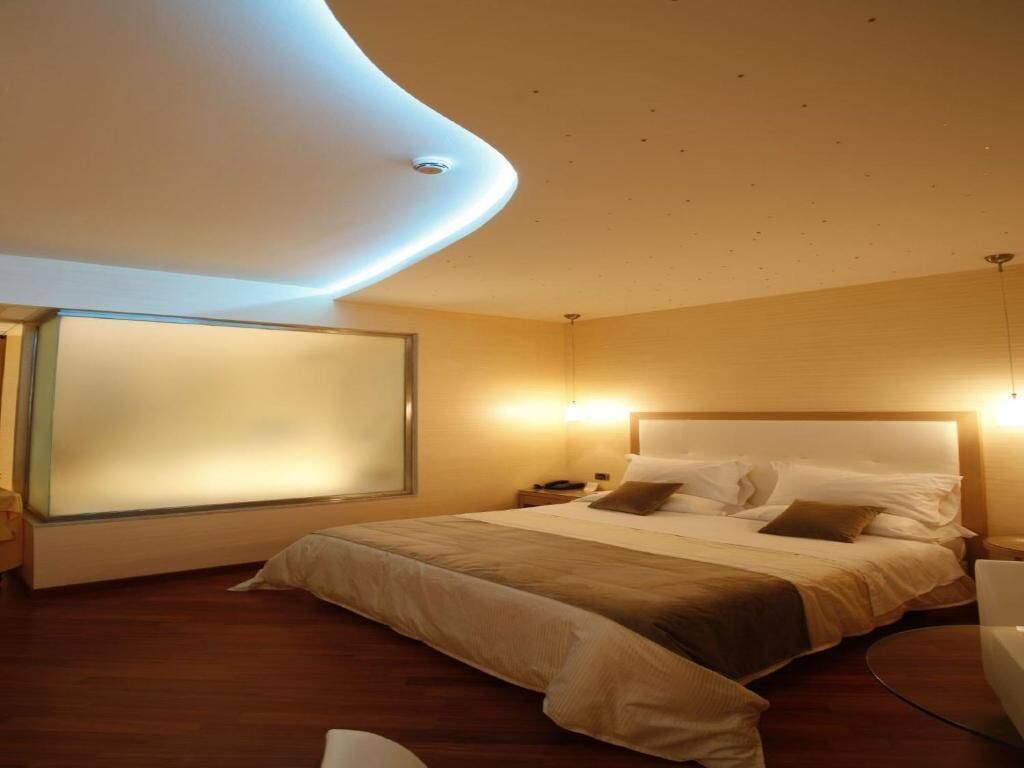 Bureau, chambres insonorisées, Wi-Fi gratuit, draps fournis